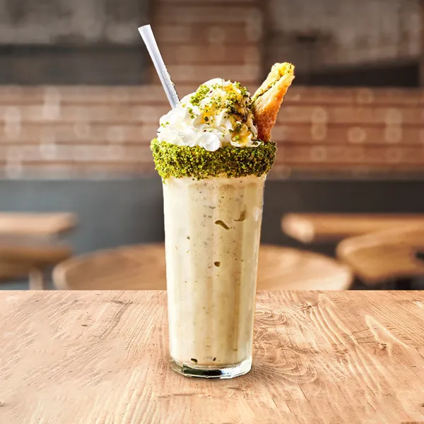 Baklavalı Milkshake